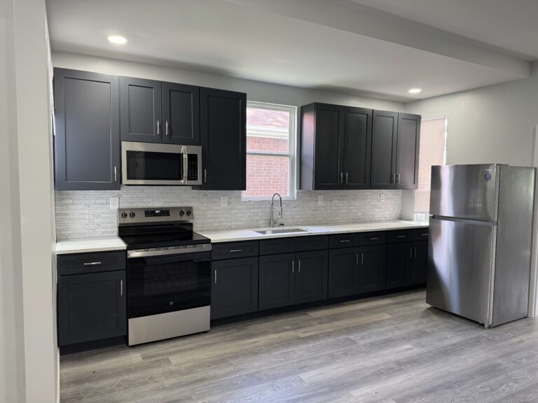 Belleville Duplex – 3 Bed 1 Bath